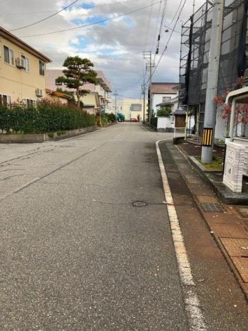 その他　前面道路（その他）まで0m