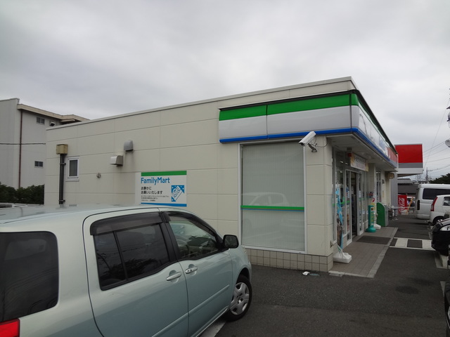 コンビニ　ファミリーマート所沢小手指南店（コンビニ）まで725m