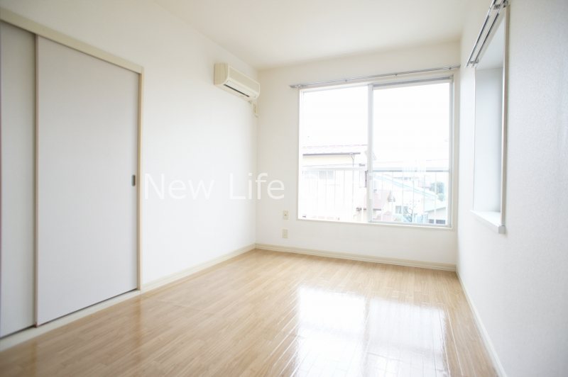 居室・リビング　２面採光の明るいお部屋です☆