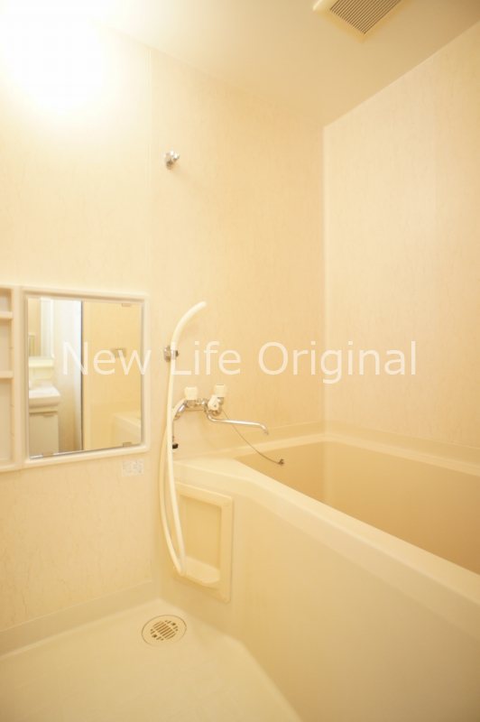 バス・シャワールーム　1日の疲れを癒す浴室は追い焚き機能付き☆