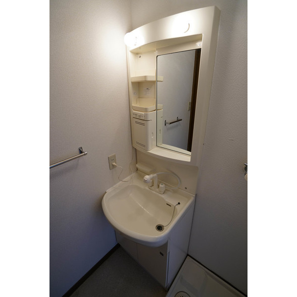 洗面設備　同じ建物の別なお部屋