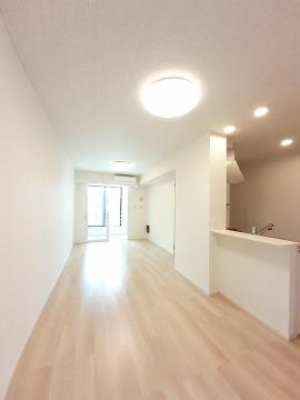 居室・リビング　エアコンと照明完備