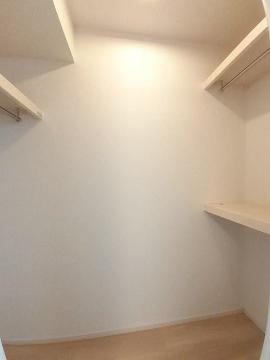 収納　ウォークインクローゼット