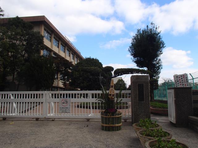 小学校　中洲小学校（小学校）まで710m