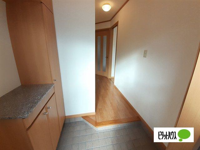 玄関　左右反転タイプです