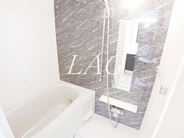 バス・シャワールーム　お風呂です。（同仕様設備です。）