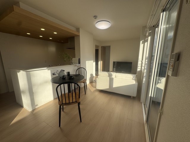 居室・リビング　別号室参考写真