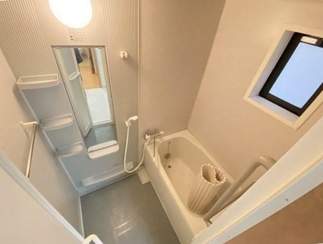 バス・シャワールーム　嬉しい追い焚き機能付きです♪