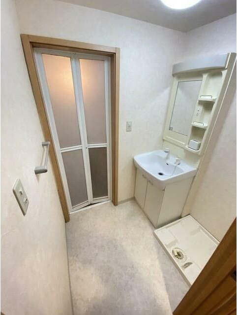 洗面設備　身支度に欠かせない独立洗面台♪