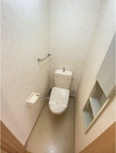 トイレ　嬉しい温水洗浄便座♪