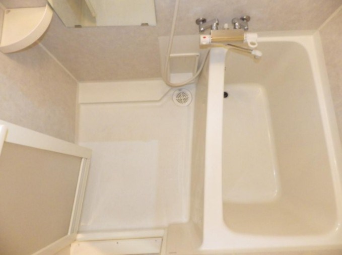 バス・シャワールーム　※別部屋参考写真