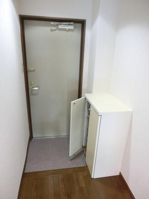玄関　シューズボックス完備の玄関です