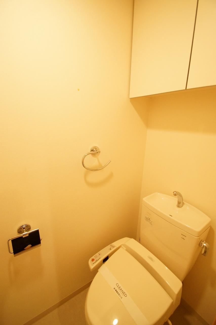 トイレ　人気条件のバストイレ別・個室タイプのトイレです