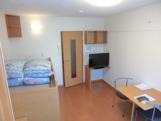 居室・リビング　家具完備の洋室