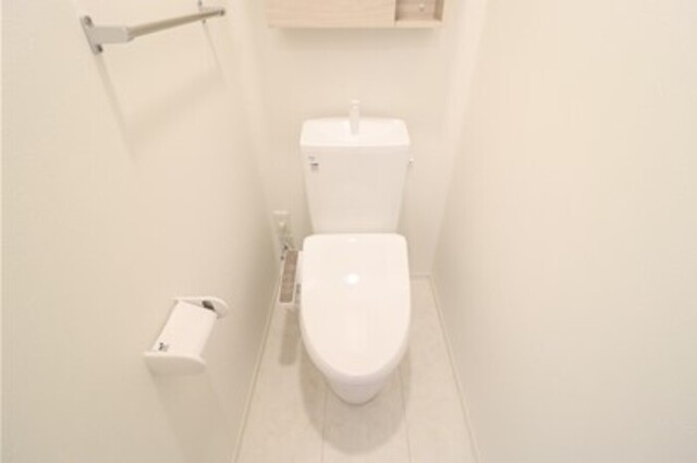 トイレ　温水洗浄暖房便座