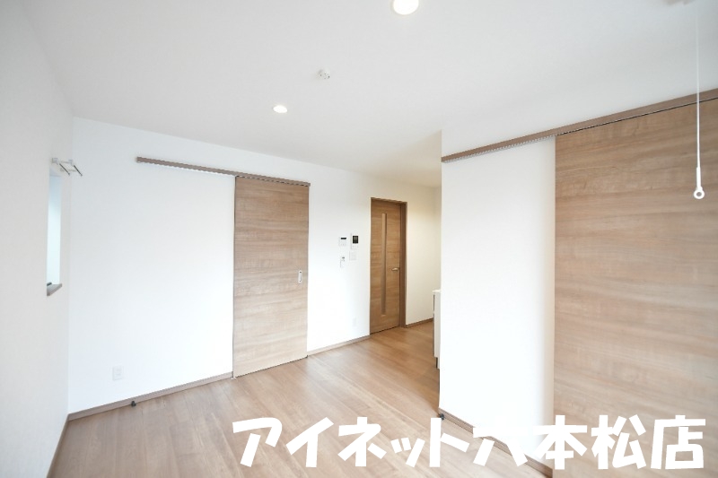 居室・リビング　広々としたリビングです