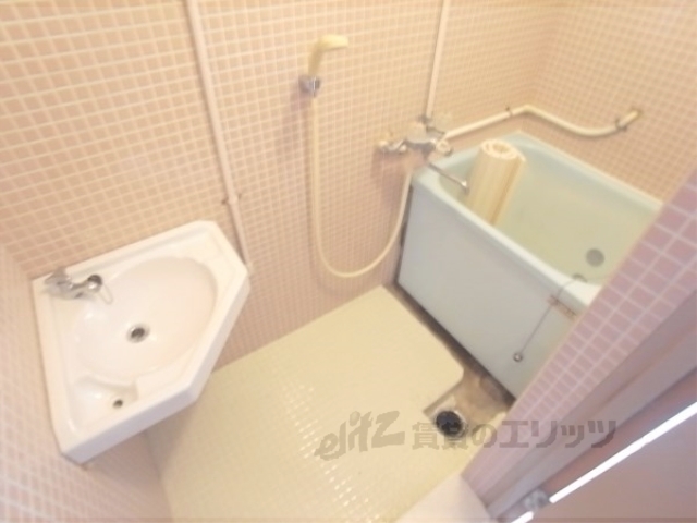 バス・シャワールーム　バス