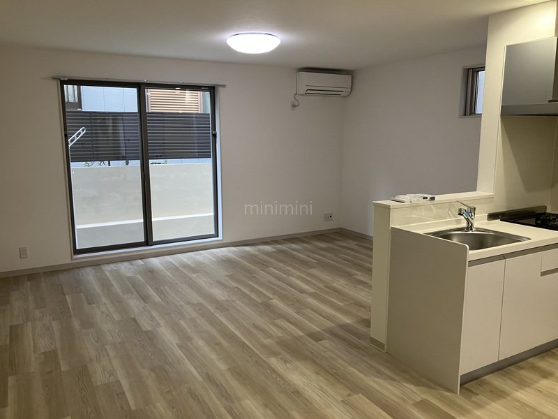 居室・リビング　１０２号室