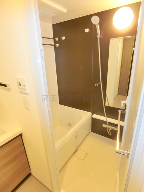 バス・シャワールーム　追焚+浴室暖房乾燥機付きのバスルーム　お風呂