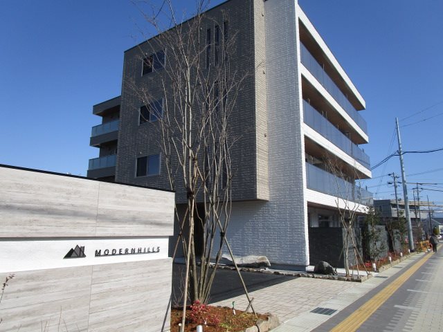 建物外観　建築中