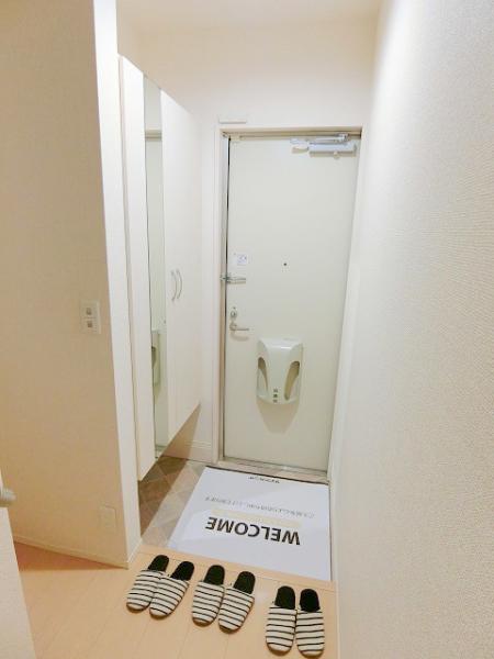 玄関　写真は別のお部屋のイメージです。現況優先