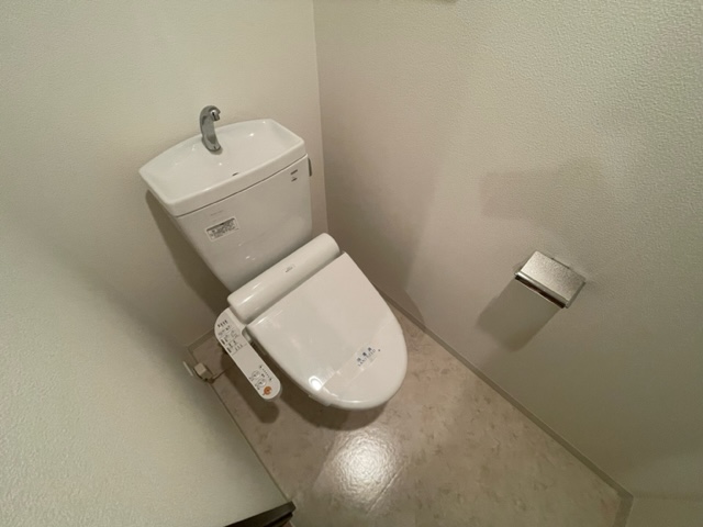 トイレ　※同施工会社のイメージ写真※