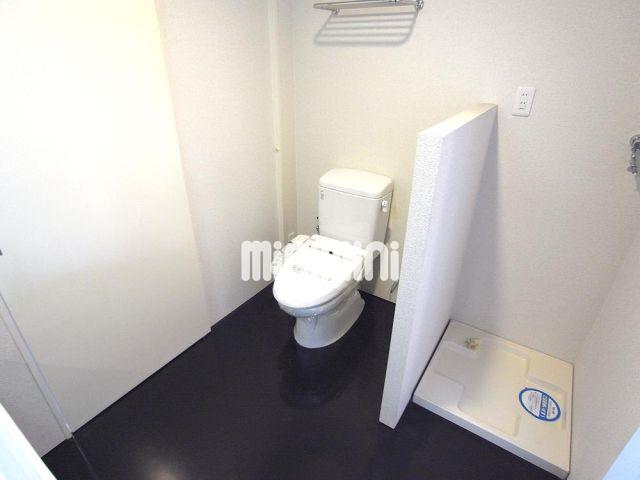 トイレ　室内に洗濯機置場があります