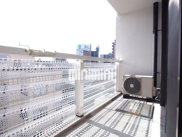 バルコニー　明るく広いベランダです