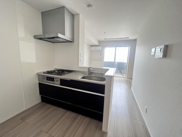 キッチン　3口ガスコンロ付きシステムキッチン