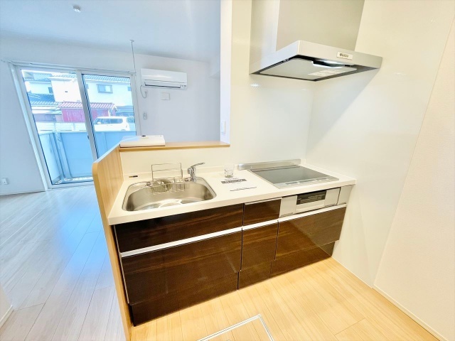 キッチン　同一建物内１０３号室内装写真転載