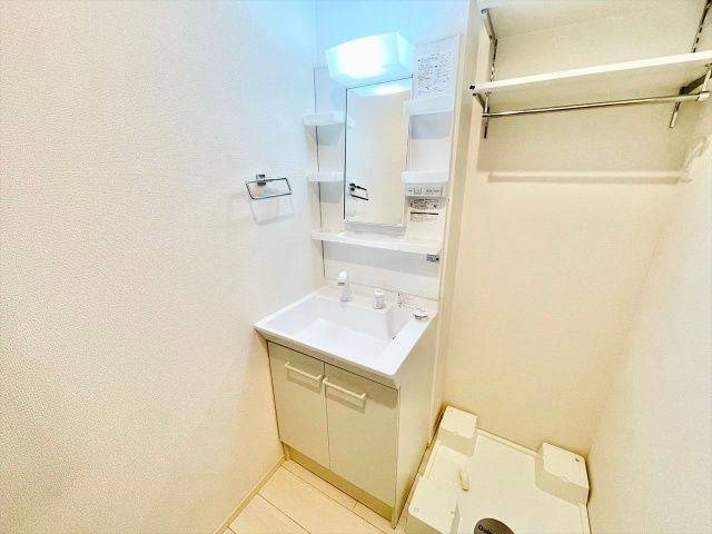 洗面設備　同一建物内１０３号室内装写真転載