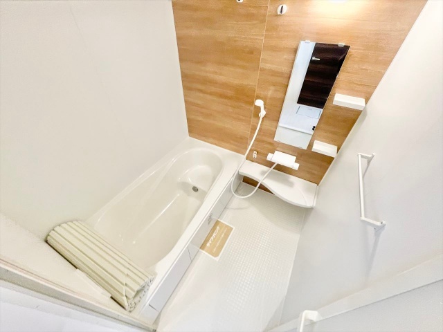 バス・シャワールーム　同一建物内１０３号室内装写真転載