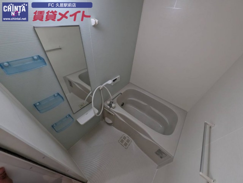 バス・シャワールーム　同物件別室反転写真