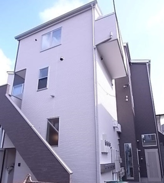 建物外観　２０１３年築の賃貸アパート