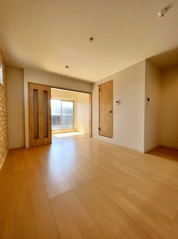 居室・リビング　同施工業者、別物件、類似間取りのイメージ写真です