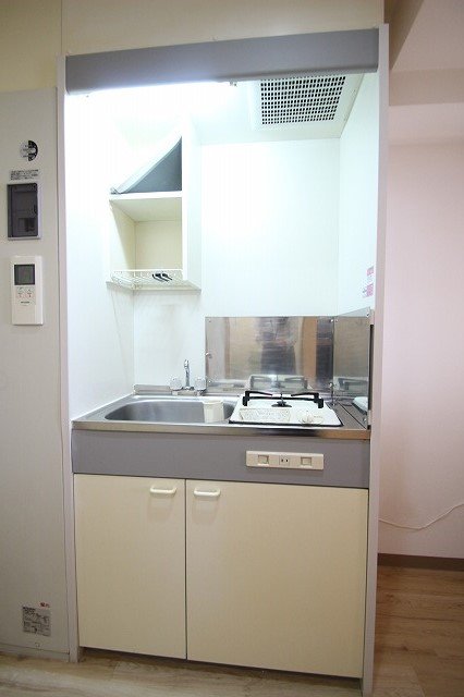 キッチン　同物件別号室の写真です。