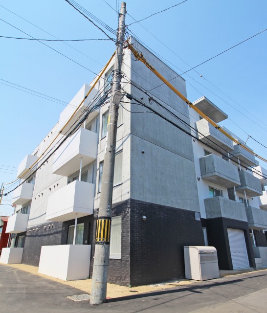 建物外観　☆地下鉄東西線発寒南駅まで徒歩5分！