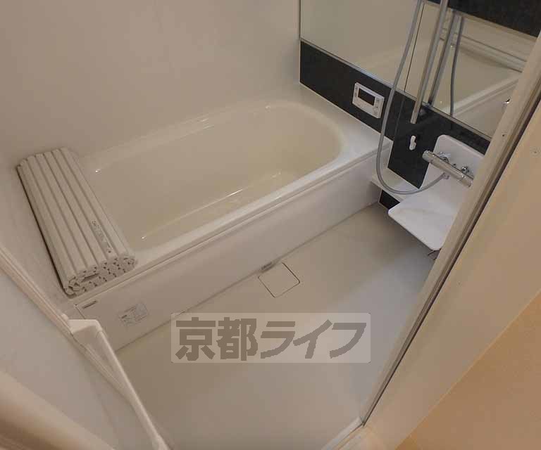 バス・シャワールーム　広々した浴槽です。