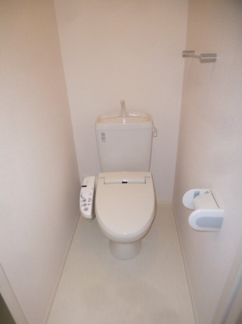 トイレ　※写真は反転タイプ