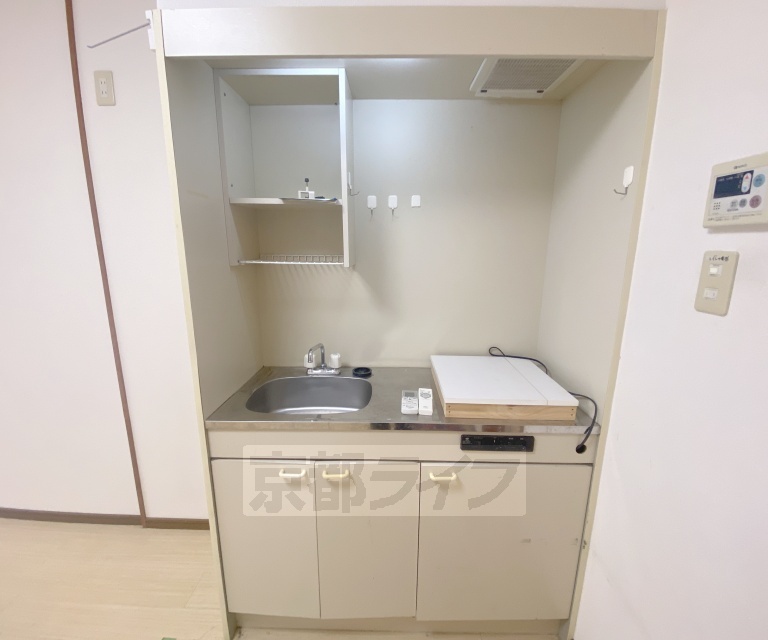 キッチン　収納スペース有り