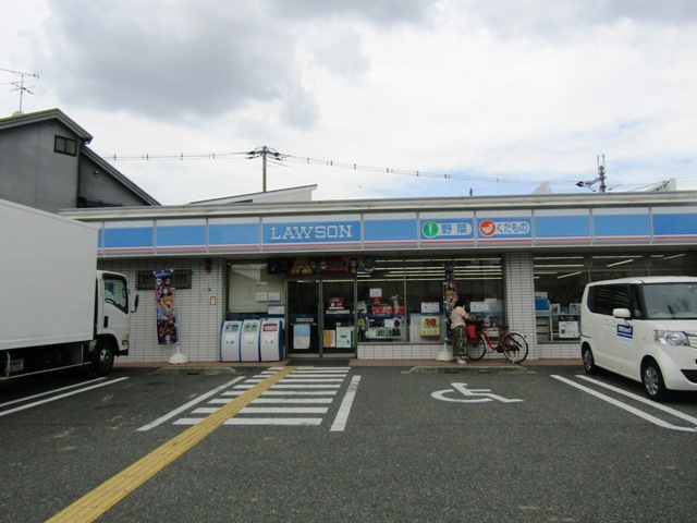 コンビニ　ローソン（コンビニ）まで852m