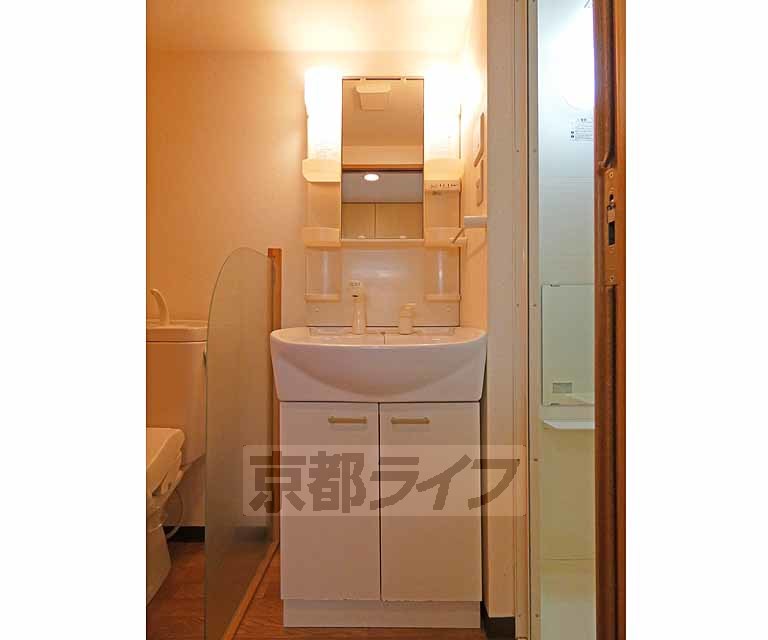 洗面設備　洗面台です