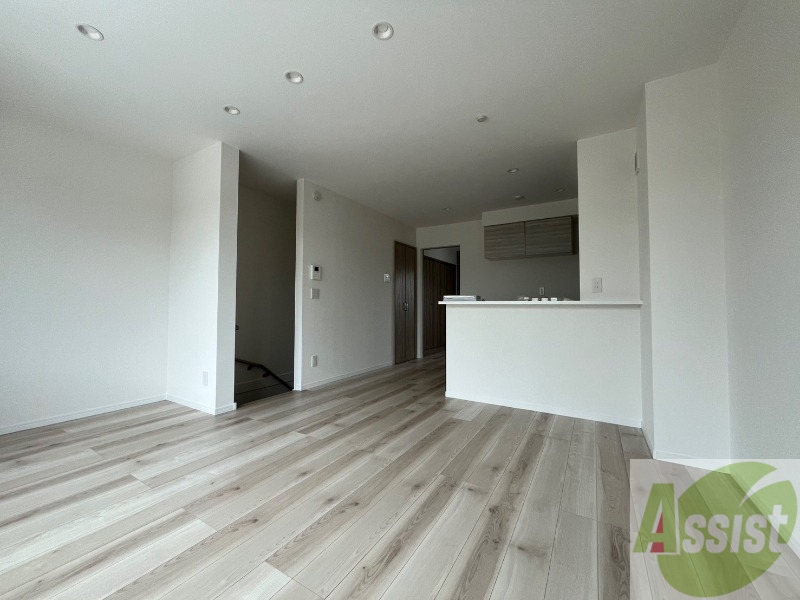 居室・リビング　広くてきれいなリビングです！快適に過ごせそうですね。