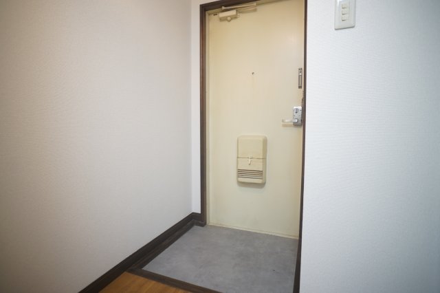 玄関　※参考画像