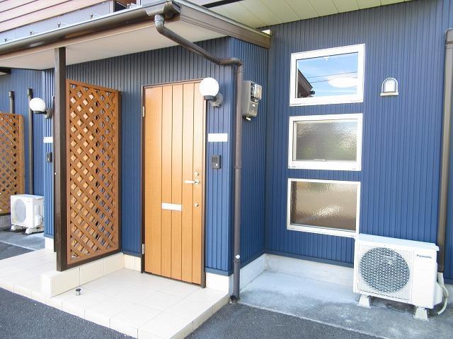 玄関　※参考写真