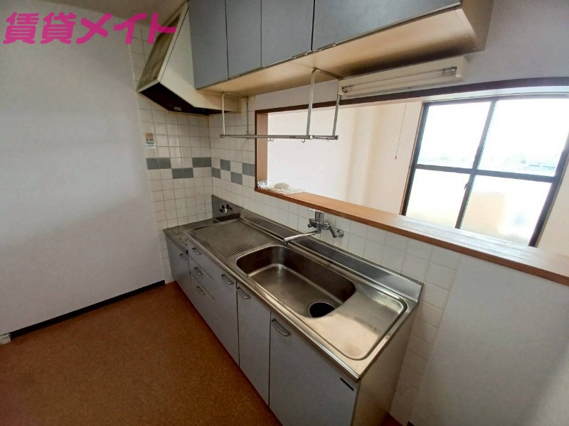 キッチン　同型反転タイプのお写真です