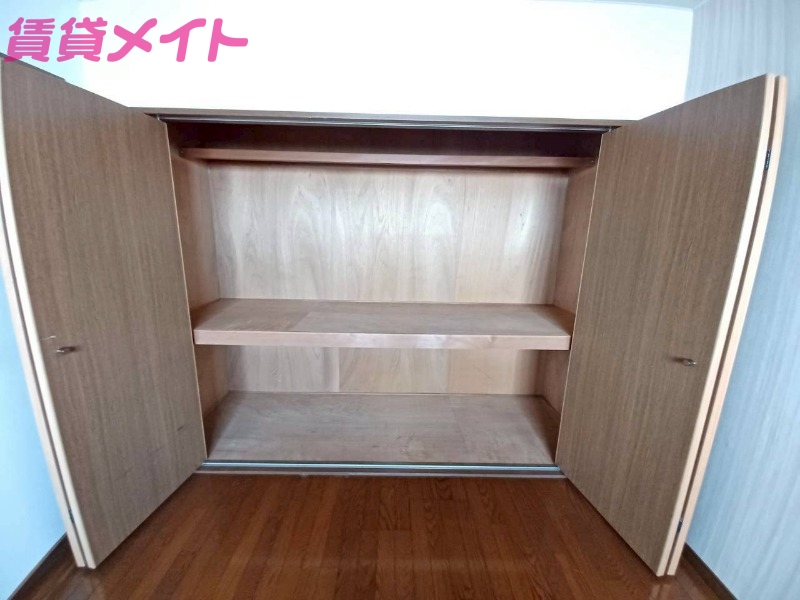 収納　同型反転タイプのお写真です