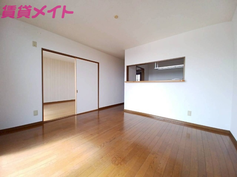 居室・リビング　同型反転タイプのお写真です