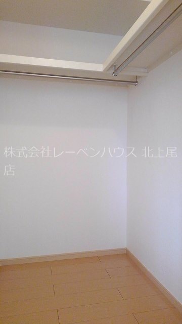 収納　お問合せは048-772-8202