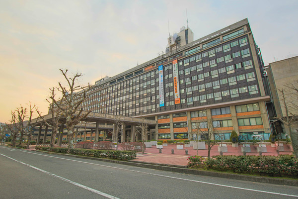 警察署・交番　岡山県警察本部（警察署・交番）まで1393m